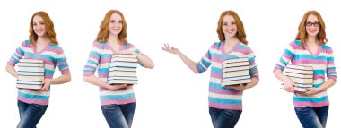 Kitapları beyaz olan genç bir öğrenci.