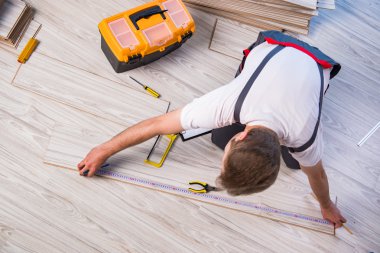 Adam inşaat kavramı Laminat parke döşeme