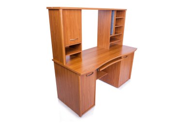 Beyaz arka plan üzerinde izole bilgisayar ev büro