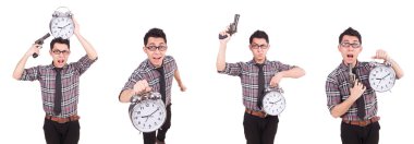 Saati olan genç bir adam beyazda izole edilmiş.