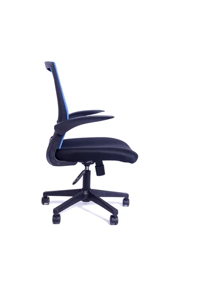 Синій офісний стілець ізольований на білому тлі — стокове фото