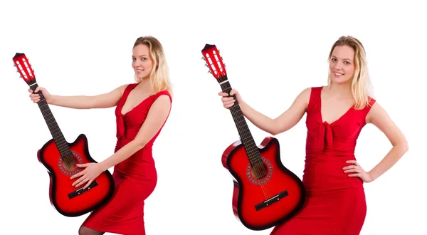Hübsches Mädchen hält Gitarre isoliert auf weiß — Stockfoto