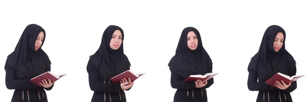 Ung muslimsk kvinna isolerad på vit — Stockfoto