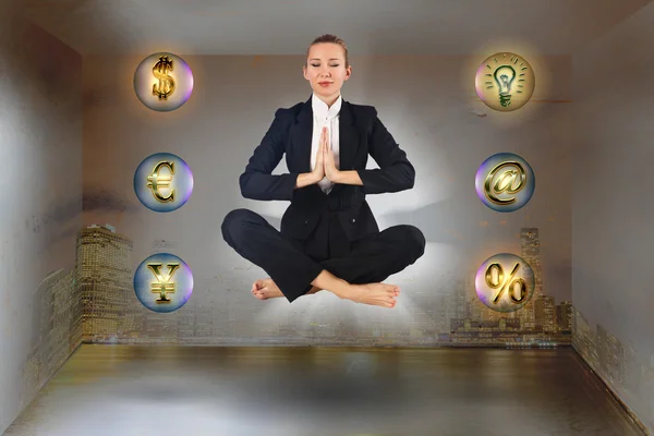 ボックスで瞑想実業家 — ストック写真