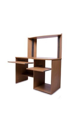 Beyaz arka plan üzerinde izole bilgisayar ev büro