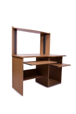 Beyaz arka plan üzerinde izole bilgisayar ev büro