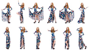 Beyaz elbiseli, mavi elbiseli çekici bir kadın.