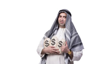 Para çuvalları olan bir Arap beyaz üzerine izole edilmiş.