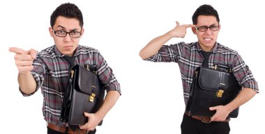 Evrak çantalı genç bir çalışan beyaza izole edilmiş.