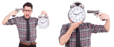 Saati olan genç bir adam beyazda izole edilmiş.