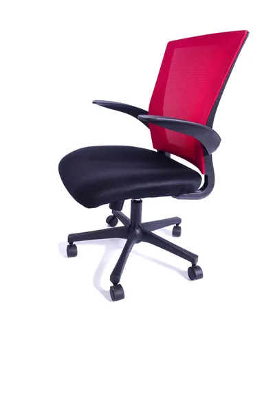 Красный офисный стул изолирован на белом фоне — стоковое фото
