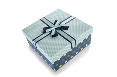 Beyaz arka plan üzerinde izole Giftboxes
