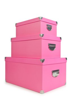 pembe giftboxes üzerinde beyaz izole