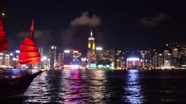 Hong Kong - 1 Ağustos 2014: Hong Kong'da 1 Ağustos tarihinde bay Hong Kong, Çin. Hong Kong bay dünyanın en çekici silüetini biri vardır