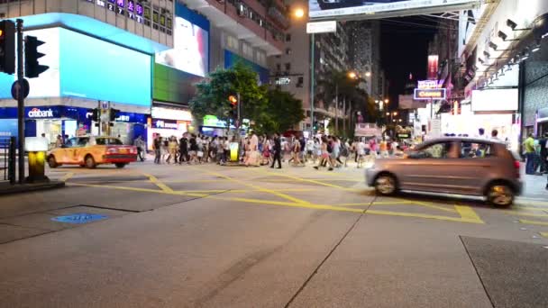 Гонконг - 29 липня 2014 року: Зайнятий трафіку 29 липня, в Гонконгу, Китай. Гонконг має дуже інтенсивний дорожній рух — стокове відео