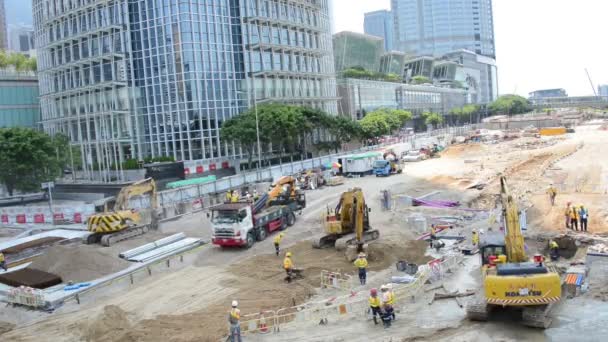 Гонконг - 1 августа 2014 года: Гонконгская строительная площадка 1 августа в Гонконге, Китай. В Гонконге ведется много строительных работ — стоковое видео