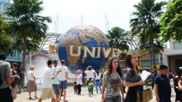 Singapur-5 sierpnia 2014: Universal Studios Singapore 5 sierpnia w Singapurze. Park tematyczny Universal Studios w Singapurze jest popularną atrakcją turystyczną — Wideo stockowe