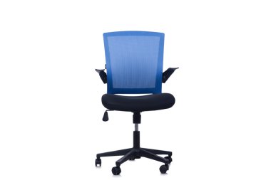 Beyaz arka plan üzerinde izole mavi ofis koltuğu