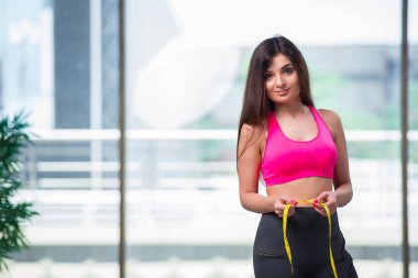 Kilo kaybı kavram santimetre olan kadın