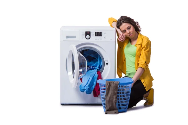 Γυναίκα κουρασμένος μετά κάνεις τη μπουγάδα απομονωθεί σε λευκό — Φωτογραφία Αρχείου