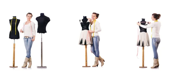Vrouw kleermaker werkt aan jurk — Stockfoto