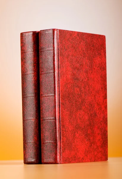 Utbildning koncept med röd pärm böcker — Stockfoto