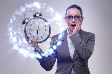 Sıkı bir sürenin kavram genç iş kadını