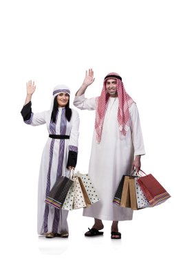 Sonra alışveriş beyaz izole mutlu Arapça aile