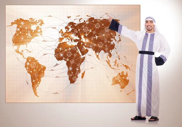 Арабский бизнесмен в концепции авиапутешествий — стоковое фото