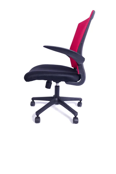 白い背景で隔離の赤のオフィスの椅子 — ストック写真