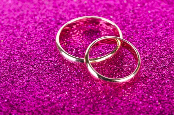 Wedding rings in romantic concept — Stock Photo, Image