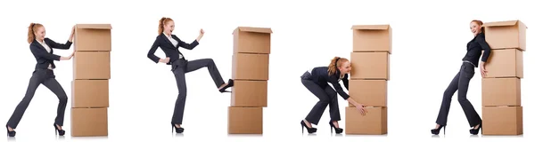 Bizneswoman z pudełkami izolowane na białym — Zdjęcie stockowe