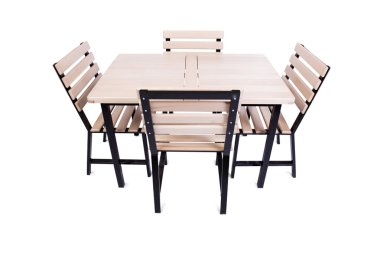 Üzerinde beyaz izole masa mobilya