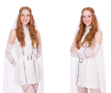 Beyaz tenli, açık renkli, büyüleyici elbiseli güzel bayan.