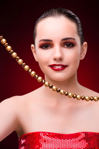 Kobieta w uroczy koncepcja z biżuterią — Zdjęcie stockowe