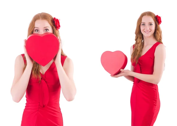 Vestido rojo mujer sosteniendo caja de regalo aislado en blanco —  Fotos de Stock