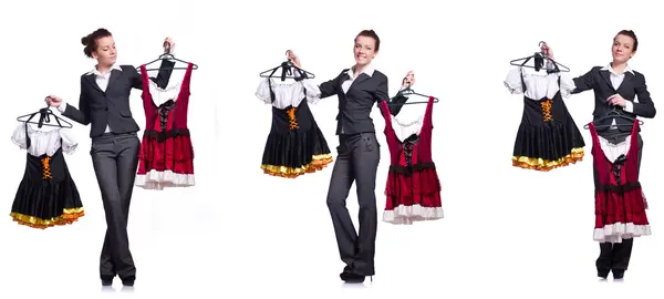 Mulher com escolha difícil de escolher roupas — Fotografia de Stock