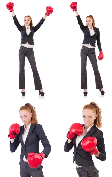 Γυναίκα επιχειρηματίας με γάντια πυγμαχίας σε λευκό — Φωτογραφία Αρχείου