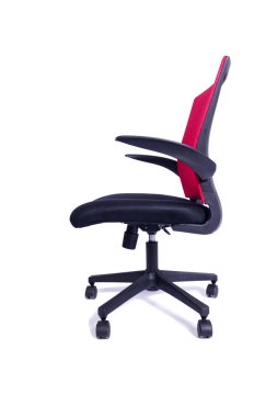 Beyaz arka plan üzerinde izole kırmızı ofis koltuğu
