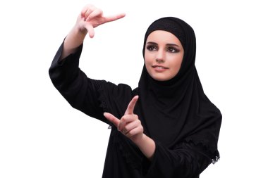 Siyah üzerine beyaz izole içinde Müslüman kadın
