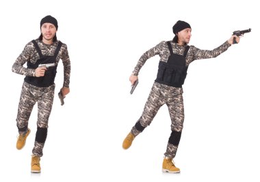 Silahlı asker beyazı izole etti.