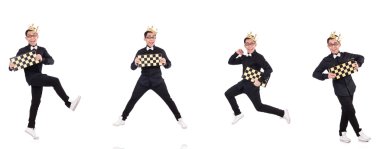 Beyaz üzerine izole komik satranç oyuncusu