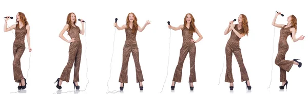 Jonge vrouw zingen in karaoke geïsoleerd op wit — Stockfoto