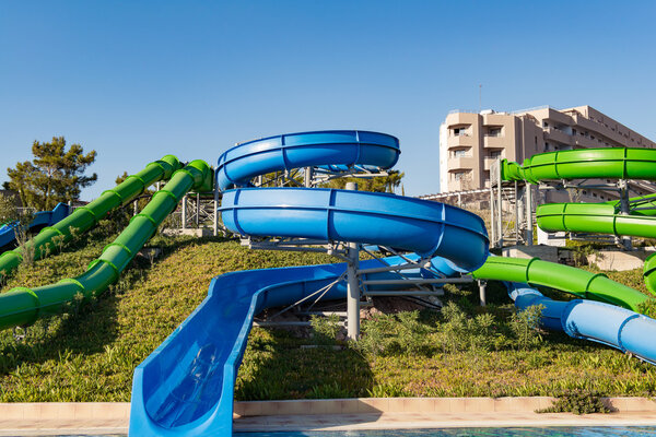 Водные развлечения часть бассейна
