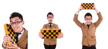 Beyaz üzerine izole komik satranç oyuncusu