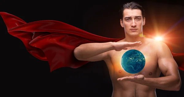 Uomo in copertina rossa che protegge il mondo — Foto Stock