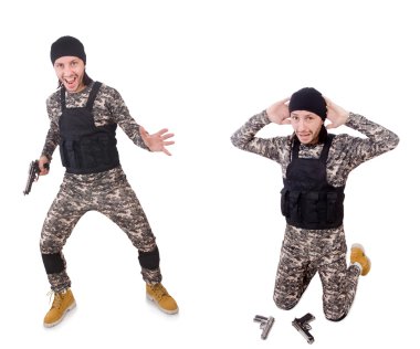 Silahlı asker beyazı izole etti.