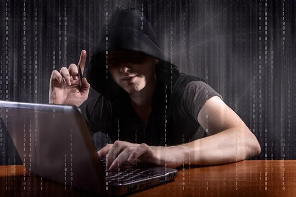 Giovane hacker nel concetto di sicurezza digitale — Foto Stock