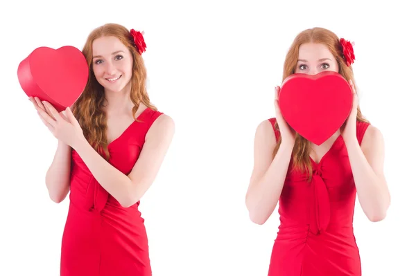 Vestido rojo mujer sosteniendo caja de regalo aislado en blanco —  Fotos de Stock