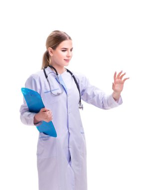 Genç kadın doktor beyaz arka planda izole edilmiş.